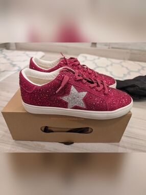 Vintage Havana  Fuchsia  Crystal Star Sneakers. 8.5